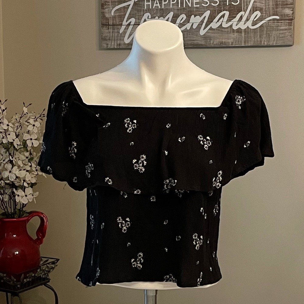 Kendall & Kylie Black Top with White Flowers - Size Medium